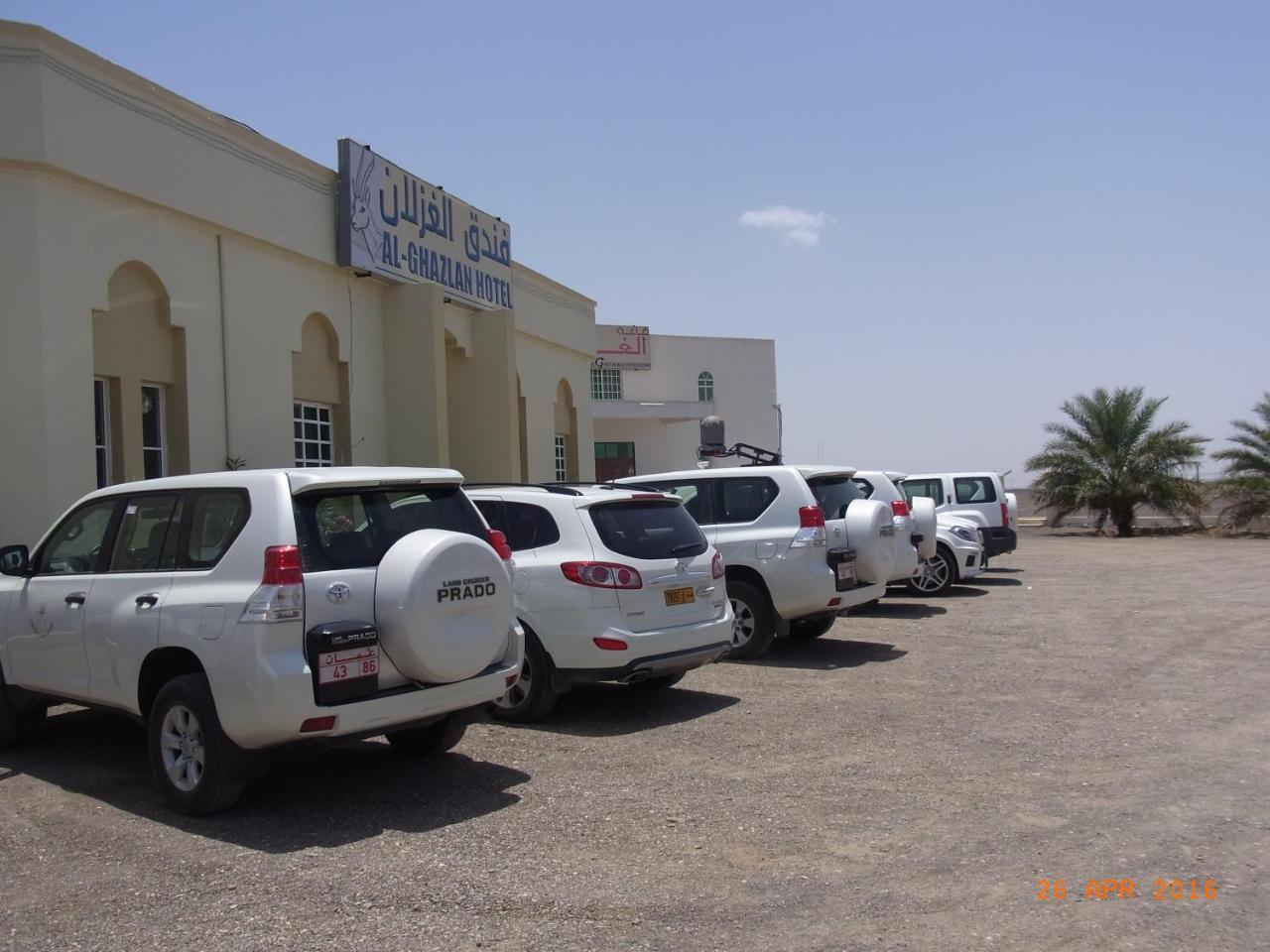 Al Ghazlan Hotel Sinaw Ruddah Ngoại thất bức ảnh