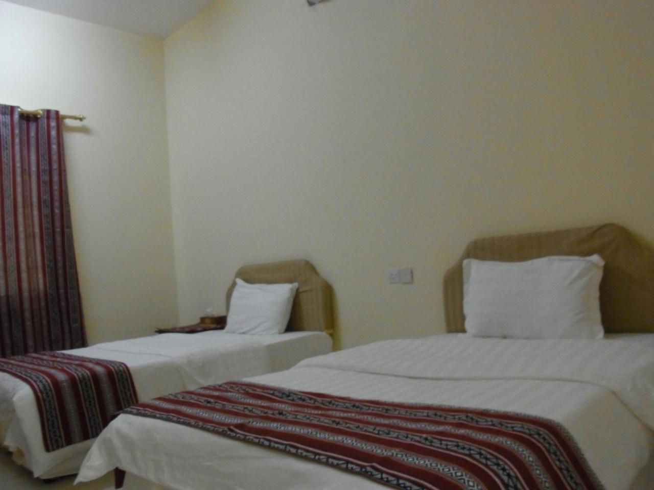 Al Ghazlan Hotel Sinaw Ruddah Ngoại thất bức ảnh